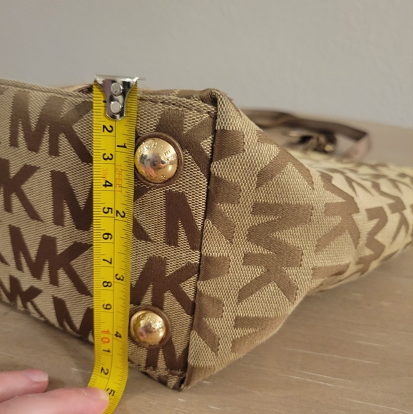 Michael Kors Sequin Stripe EW Tote - Picture 11 of 13